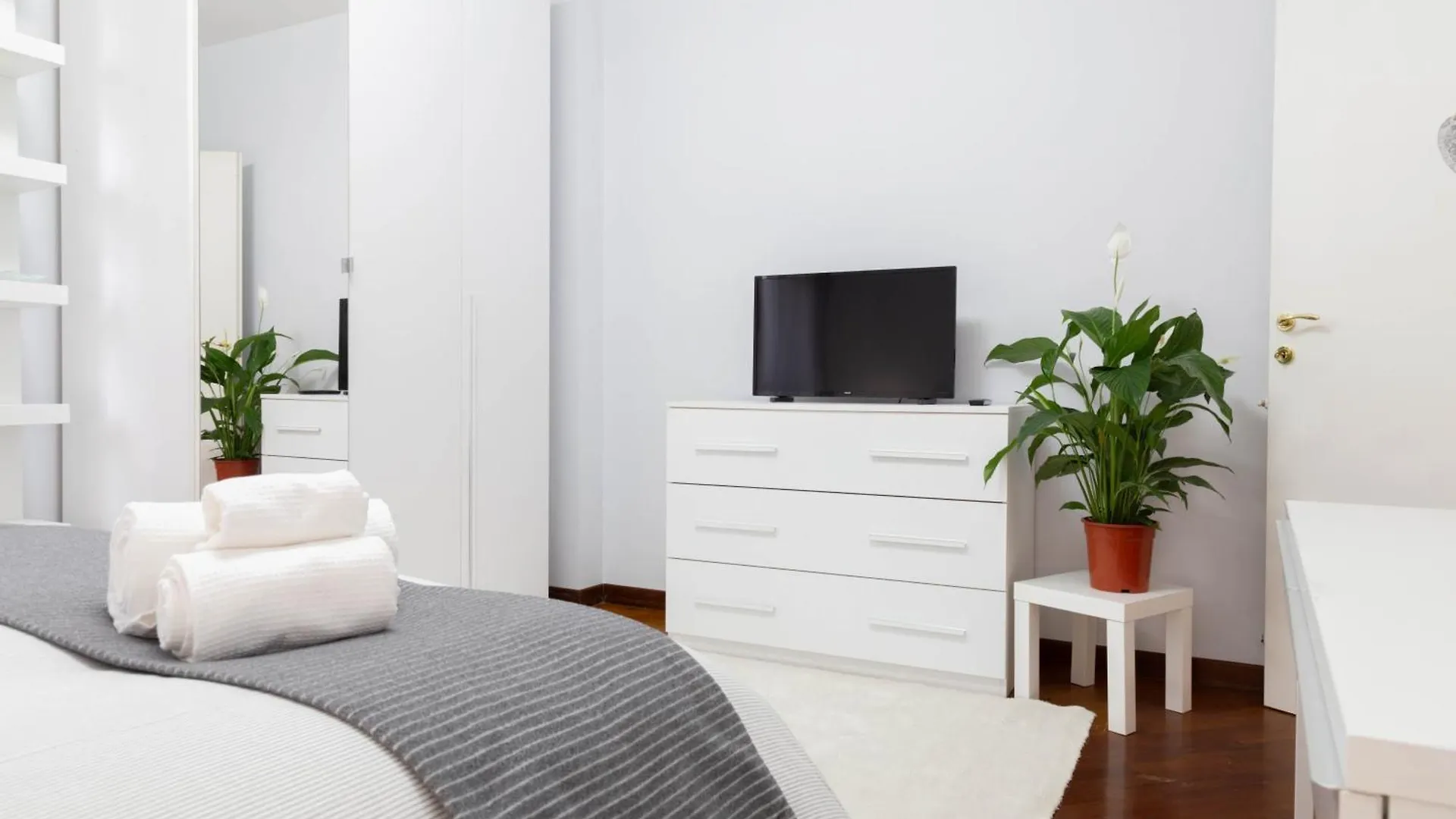 Chiara'S Sweet Apartment Al Perugino Ponte Galeria