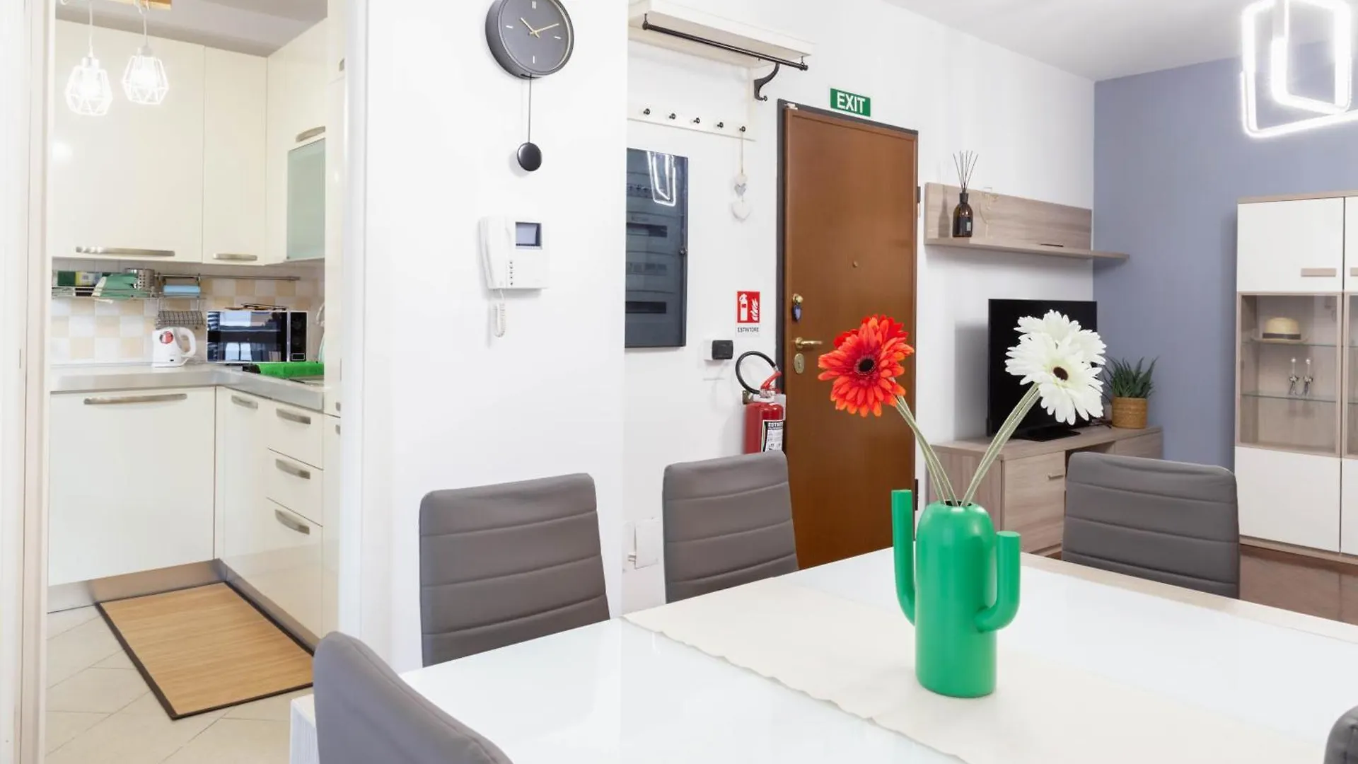Chiara'S Sweet Apartment Al Perugino Ponte Galeria